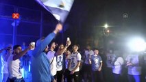 Adana Demirsporlu oyuncular, şehirde tur atarak şampiyonluğu kutladı