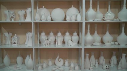 Atölyeye dönüştürülen kurs binaları çinici kadınların ekmek teknesi oldu