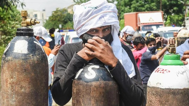 Why politics erupted over Delhi's oxygen shortage?