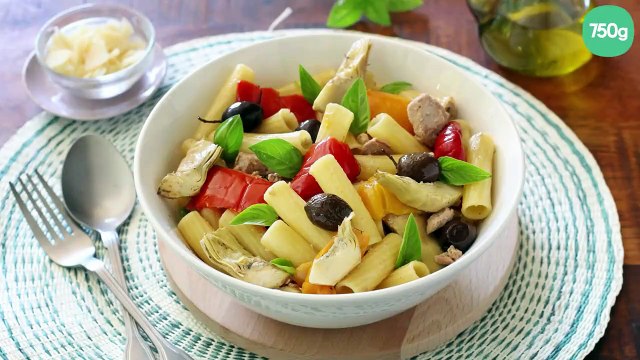 Salade de pâtes aux poivrons, artichauts et thon