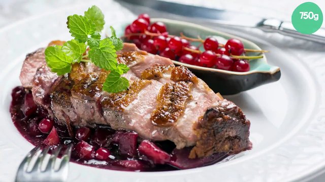 Magret de canard au miel et groseilles