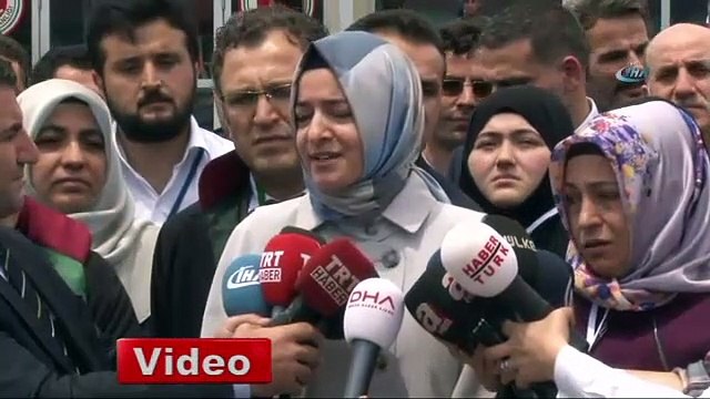 Betül Fatma Sayan Kaya: İçeride büyük bir tiyatro oynanıyor