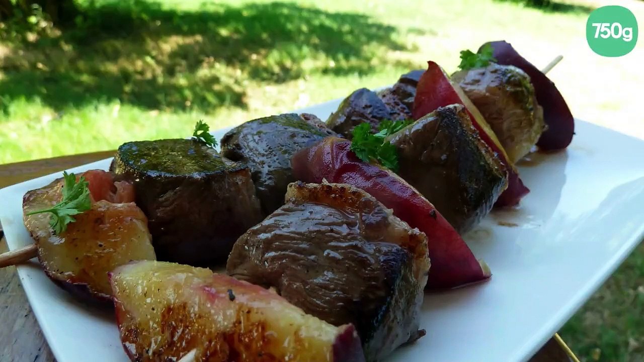 Brochettes de canard aux pêches