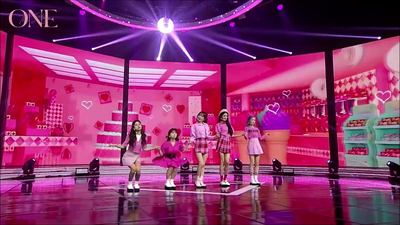 PINK BLUSHER - IZONE Online Concert ~ONE, THE STORY~