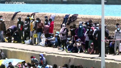 Mais de dois mil migrantes chegam a Lampedusa em um dia. Autarca pede ajuda