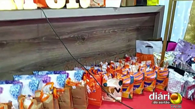 VÍDEO: Prefeitura de Monte Horebe celebra 'Dia das Mães' com música, sorteio de brindes e homenagens