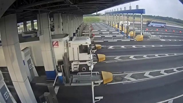 Ce routier ne veut pas payer le péage et va le regretter