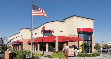 Gardendale, Alabama, Chick-fil-A and Jewelry Store Wage a Hilarious Sign Showdown