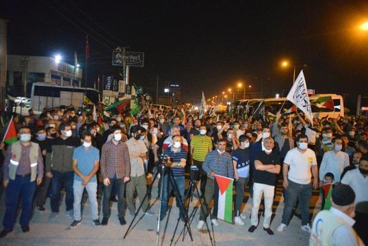 27 SİVİL TOPLUM KURULUŞU, ABD KONSOLOSLUĞU ÖNÜNDE İSRAİL'İN SALDIRILARINI PROTESTO ETTİ