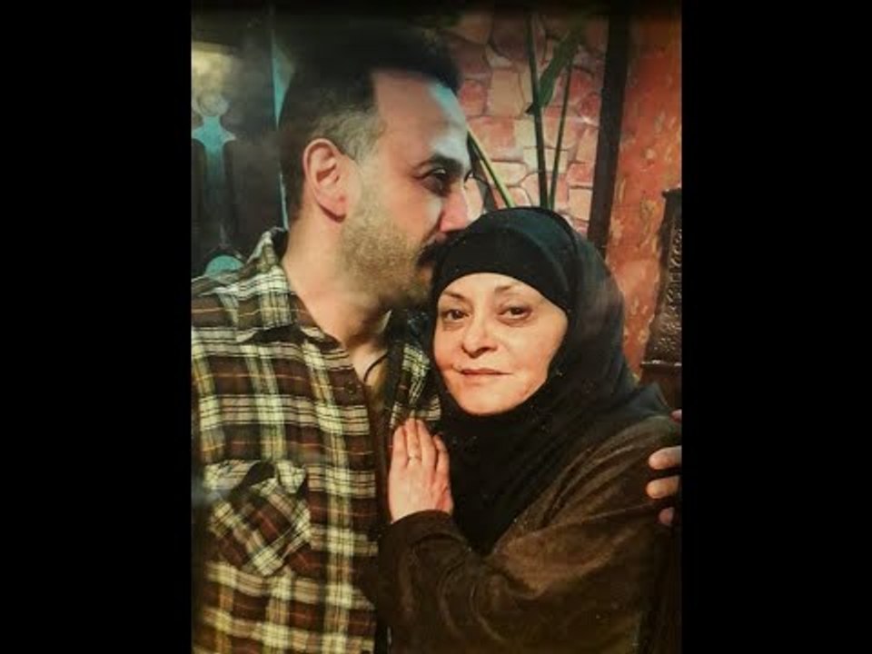 قصي خولي يدخل في نوبة بكاء يوم وداع والدته!! نادين نجيم تسانده وطليقته مديحة الحمداني بتصرف مفاجئ !!