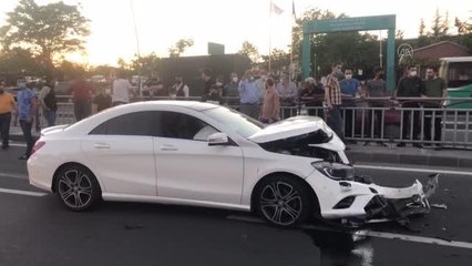 İki otomobilin çarpışması sonucu sürücüler yaralandı