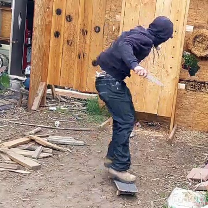 Pop-Shove-It Soda Can Knife Throw Trick Shot