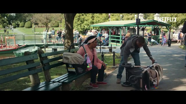 Kevin Hart dans la bande-annonce du film Netflix Un papa hors pair (VF)