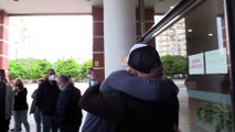 Antonio Tejado rompe a llorar en los brazos de Kiko Rivera tras perder a su padre