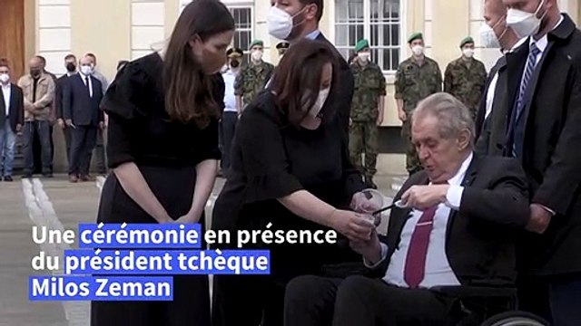 Les Tchèques allument 30.000 bougies pour les victimes du Covid-19