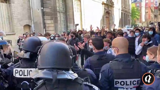 Blocus 7 mai 2021 - Lycée Victor Hugo Paris 3e