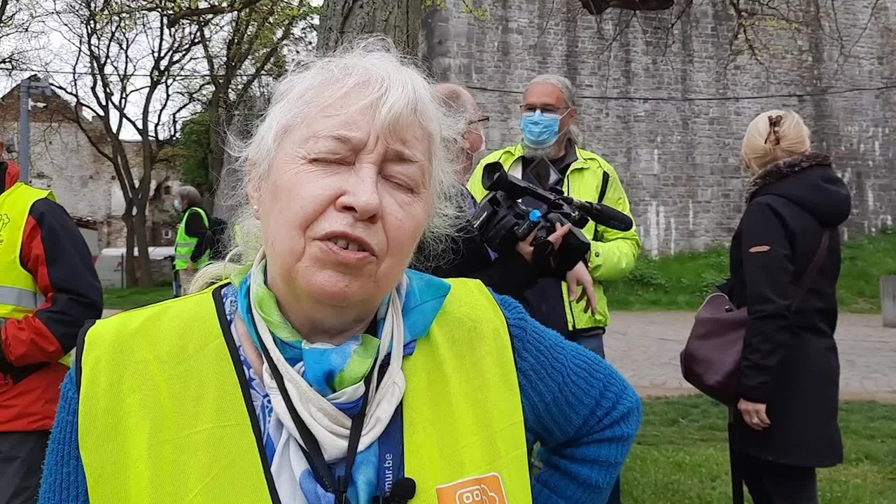 Manifestation des ambassadeurs de la propreté et des agriculteurs devant le Parlement wallon pour la mise en place d'une consigne sur les canettes de boissons (Marie-Claude Van Winnendaele)
