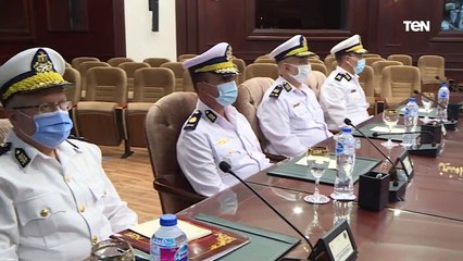 وزير الداخلية يجتمع بقيادات الوزارة لمتابعة إجراءات تأمين إحتفالات المواطنين