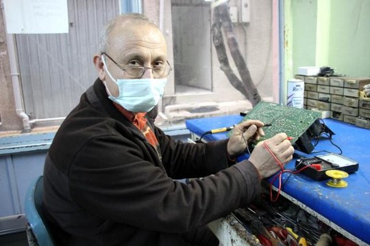 - 30 yıllık televizyon tamircisi teknolojiye direniyor