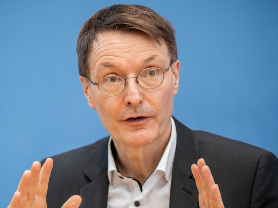 'Unsolidarisch': Karl Lauterbach rügt Impf-Vordrängler