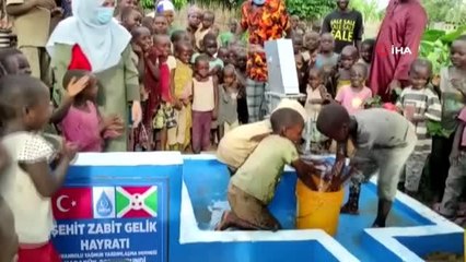 - Afrika'ya "yağmur" oldular- Safranbolulu hayırsever çift, yardımseverlerin desteğiyle Burundi ve Uganda'da 36 su kuyusu açarken, 2 bin gıda paketi...