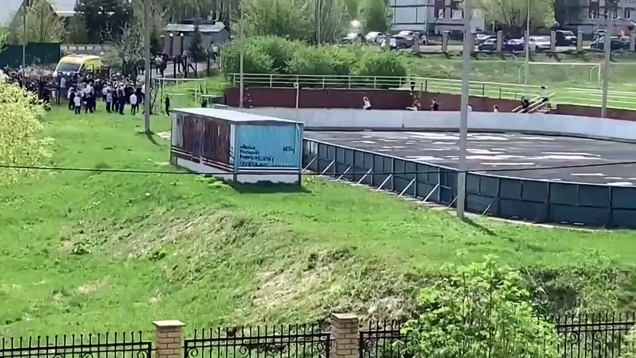 Entsetzen nach Schusswaffenangriff auf russische Schule