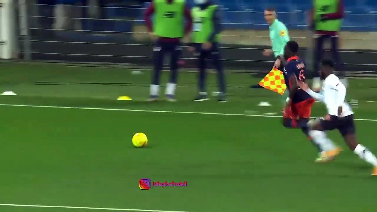 Le magnifique retourné accrobatique de l'or