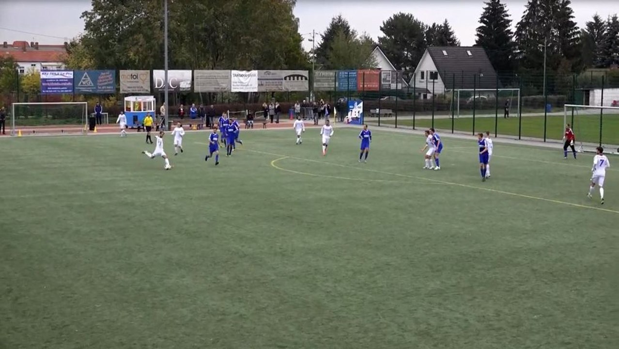 Ein Blick, ein Schuss, ein Tor: Aus 25 Metern in den Winkel