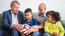 Flüchtlingshilfe des DFB - Niersbach verspricht mehr Geld