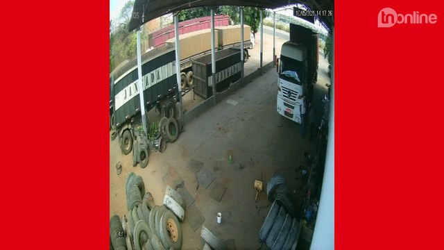 Câmera de segurança registra o momento da explosão; assista
