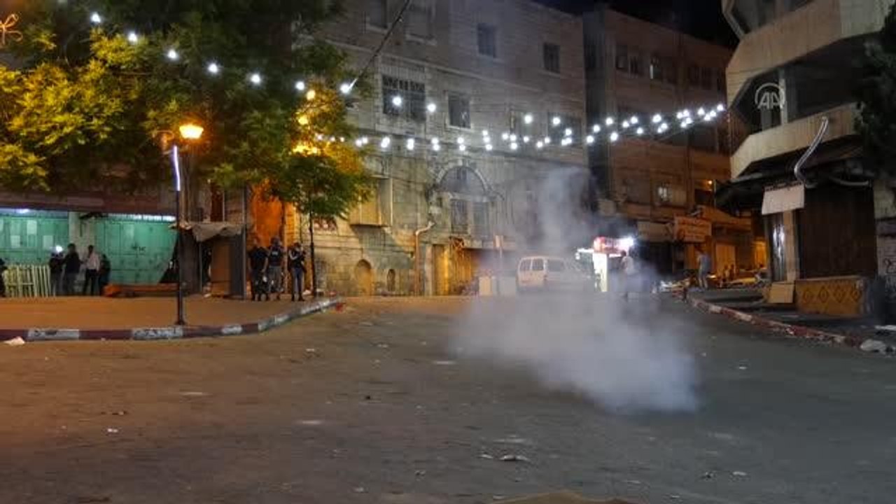 İsrail güçleri, işgal altındaki Kudüs ve Batı Şeria'da Filistinlilere saldırılarına devam ediyor