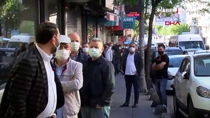 Sabah saatlerinde metrelerce kuyruk! Fiyatını duyan geldi