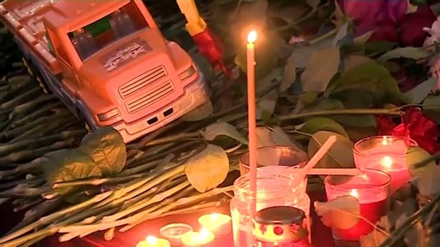 Θρήνος στο Καζάν για τα θύματα των πυροβολισμών σε σχολείο