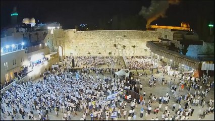 Ribuan Warga Israel Sorak-sorai di Depan Kobaran Api di Kompleks Masjid Al-Aqsa