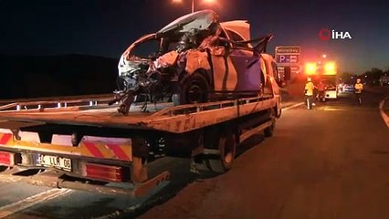 TEM Otoyolunda bariyerlere saplanan otomobil sürücüsü hayatını kaybetti