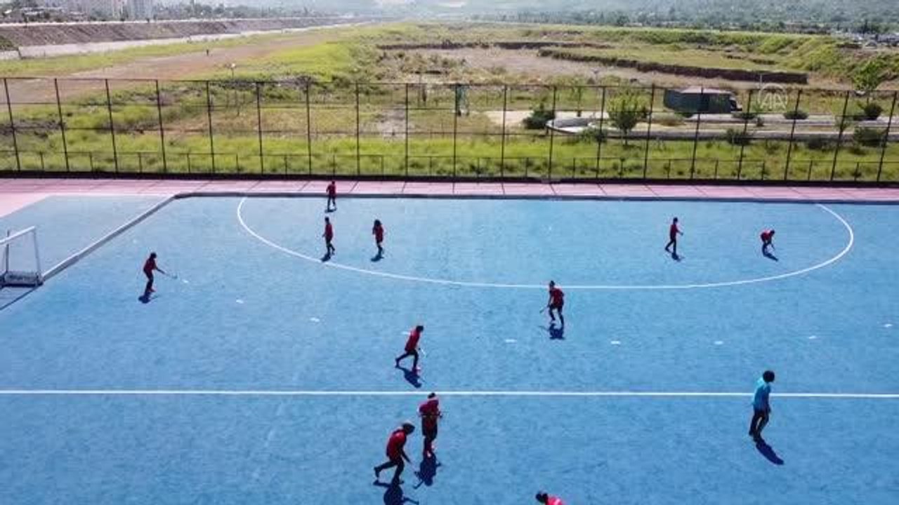 Genç milli hokeyciler gözünü Avrupa şampiyonluğuna dikti