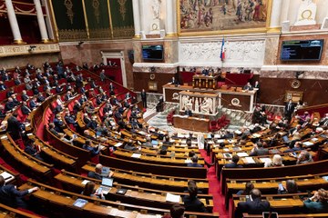 D’abord rejeté, le pass sanitaire finalement adopté à l’Assemblée après un nouveau vote
