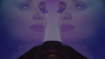 Julia Pilar - Povedz mi