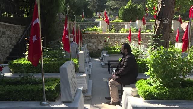Şehitliklerde bayram yoğunluğu