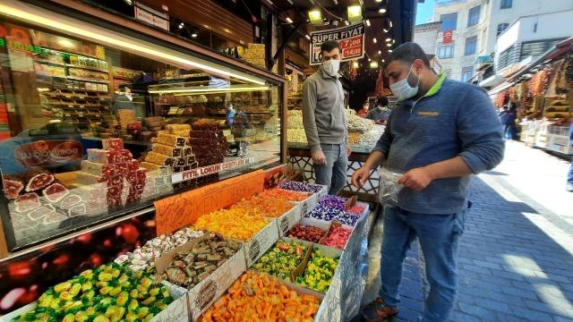 Ramazan Bayramı öncesi Mısır Çarşısı durgun