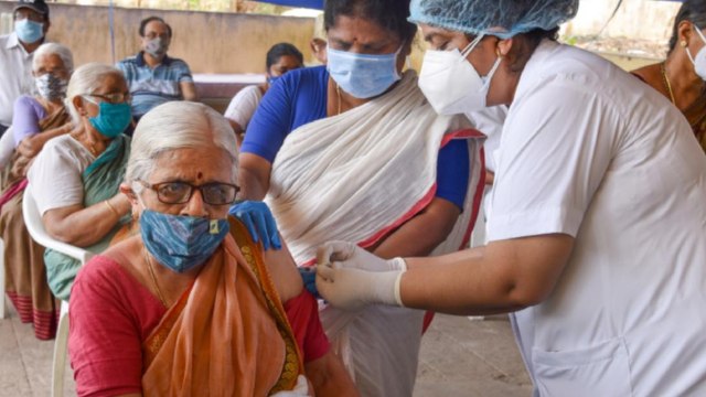 Ground report: Elders seen struggling at vaccination center