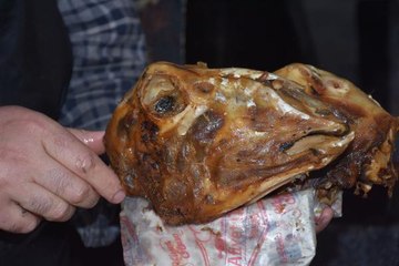 SİVAS'TA RAMAZAN SOFRALARINDAN 'KELLE' EKSİK OLMADI