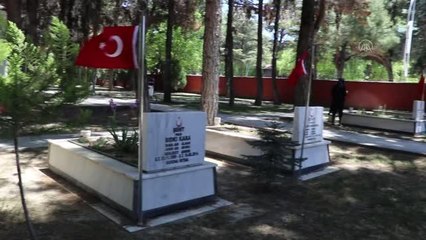 Bayramı arifesinde şehitlik ziyaretleri yapıldı