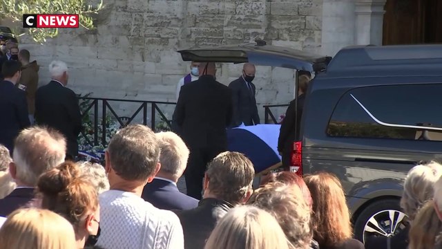 Silence et émotion aux obsèques du policier Éric Masson