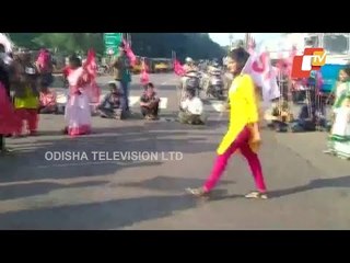 Bharat Bandh | Left Parties Stage Road Blockade By Playing Kabaddi