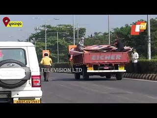 BJP's Hoardings In Bhubanewar Removed By 'Govt Officials'