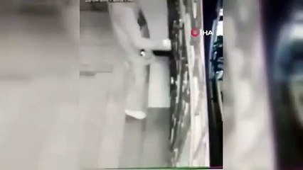 Şişli'de apartman kapılarının topuzlarını çalan zanlı yakalandı