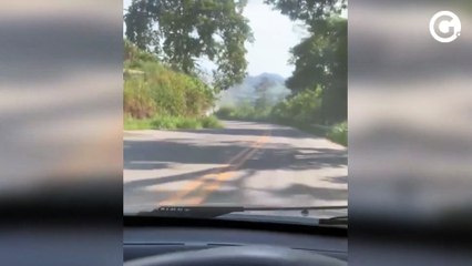 Caminhão cai em ribanceira na serra de Soturno