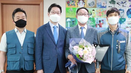 경남, 노조 활동하다 해임된 공무원 17년 만에 복직 / YTN