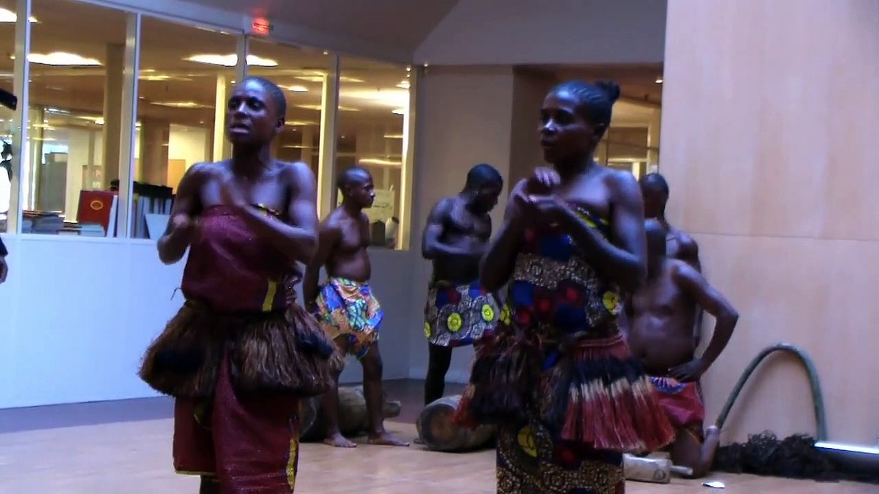 Des Pygmées aka envahissent "Le Point"